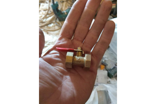 Шаровой кран ROCKFORCE с внутренней резьбой 1/2 RF-710A12