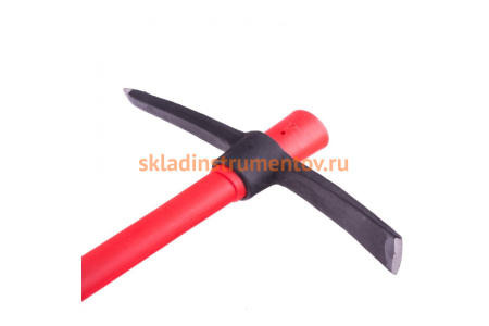 Кирка с фибергласовой обрезиненной рукояткой MATRIX 21829