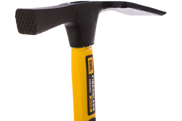 Молоток каменщика с фибергласовой рукояткой STAYER Fiberglass 600 г 20161
