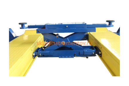 4-х стоечный подъемник для сход-развала с траверсой 380В AE&T F5.5-4