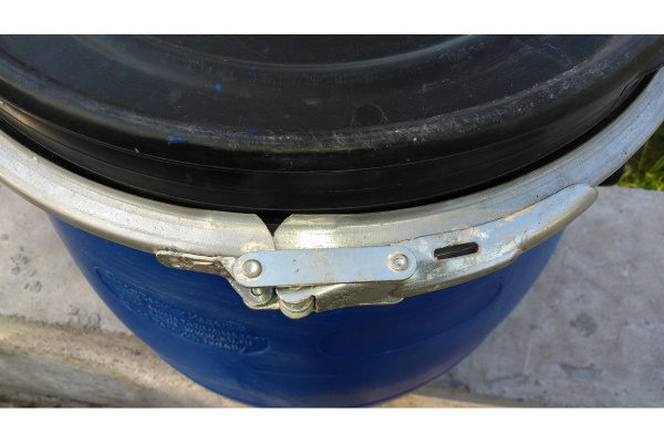 Бочка с крышкой на обруч ТАРА п/э, 48л, синяя 00228