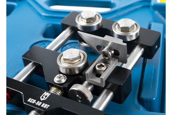 Инструмент для разделки кабеля из сшитого пэ КВТ КСП-50 61005