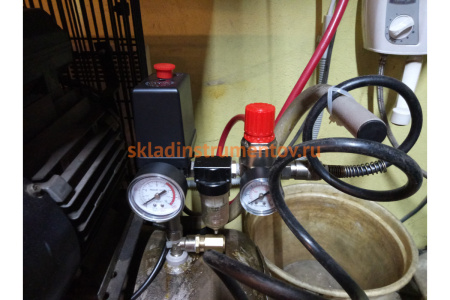 Реле для компрессора в сборе 220 В 2 быстр. выхода Pegas pneumatic 2601И