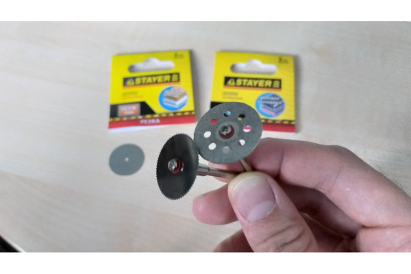 Отрезной круг STAYER по дереву пластику из нержавеющей стали с оправкой 3 шт. 29912-H3