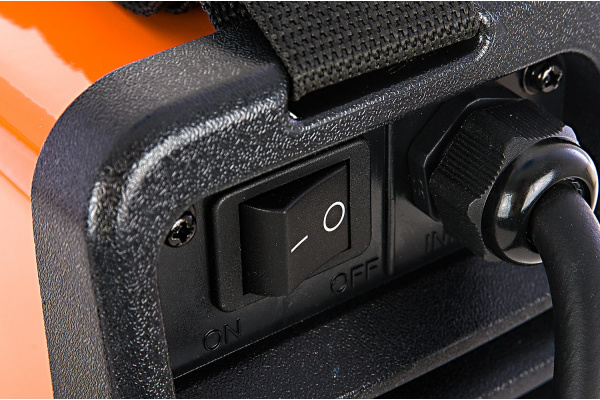 Инвертор Сварог ARC 205 + маска сварщика Инвертор Сварог ARC 205 + маска сварщика