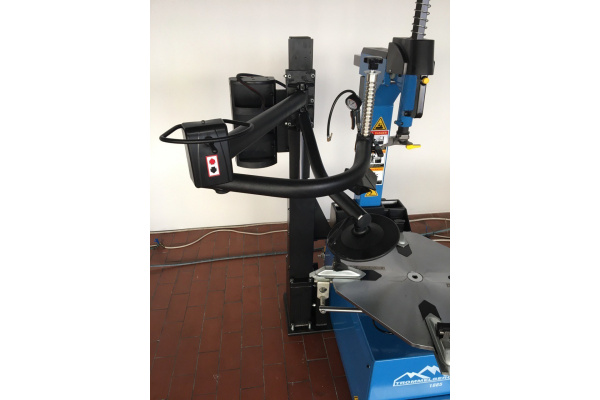 Пневматическое устройство третья рука Trommerberg PL1330