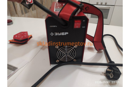 Инверторный сварочный аппарат Зубр 190 А, СА-190 Инверторный сварочный аппарат Зубр 190 А, СА-190