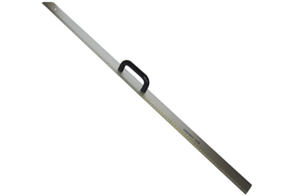 Алюминиевая линейка с пластмассовой ручкой 1000 мм SANTOOL 050407-100