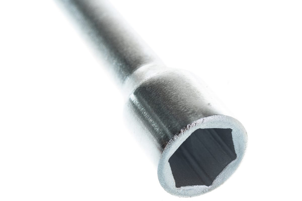 Усиленный баллонный крестообразный ключ Thorvik CRTW38 52510