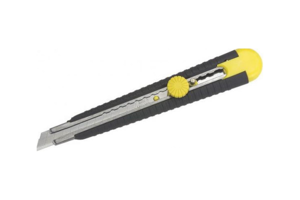 Нож Stanley МР9 DYNAGRIP 0-10-409