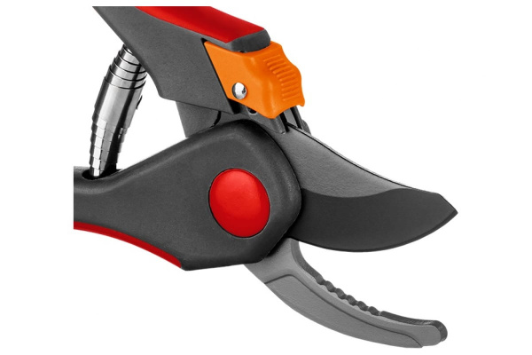 Плоскостной секатор с двухкомпонентными рукоятками Grinda G-26 205 мм 8-423102_z02