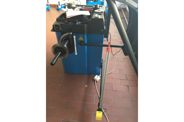 Балансировочный станок Trommelberg CB1990B