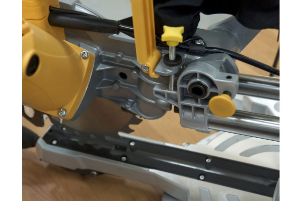 Торцовочная пила Энкор Корвет 8-310С 90081