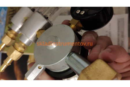 Регулятор универсальный У-30/АР-40-КР1-Р2  аргон + углекислота REDIUS 051051 Регулятор универсальный У-30/АР-40-КР1-Р2  аргон + углекислота REDIUS 051051