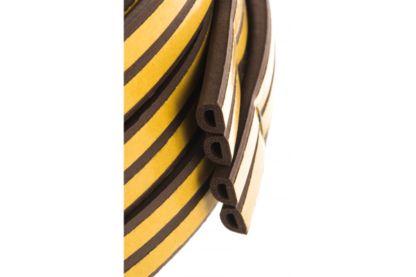 Самоклеящийся уплотнитель Сибртех профиль D коричневый 24 м 93938