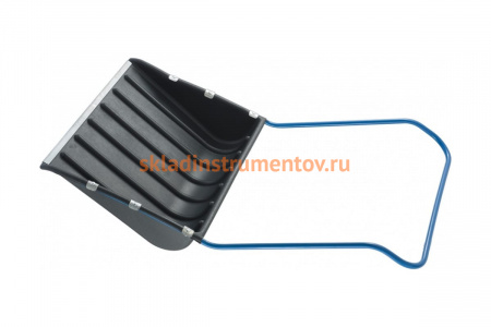 Пластиковый скрепер для снега с П-образной ручкой 750х550х1.3мм, металлическая окантовка СИБРТЕХ Россия 61593