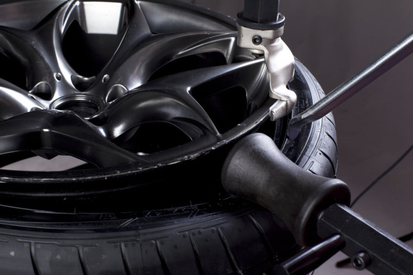 Автоматический шиномонтажный стенд с рукой 220B AE&T M-221P6