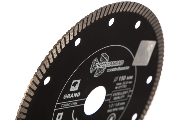 Диск алмазный отрезной Турбо ультратонкий Grand hot press (150х22.23 мм) TRIO-DIAMOND GTT703 Диск алмазный отрезной Турбо ультратонкий Grand hot press (150х22.23 мм) TRIO-DIAMOND GTT703