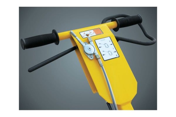 Вибрационный одновальцовый каток (Honda GX160, 5.5 л.с.) Masalta MSR58-4 КАТ008