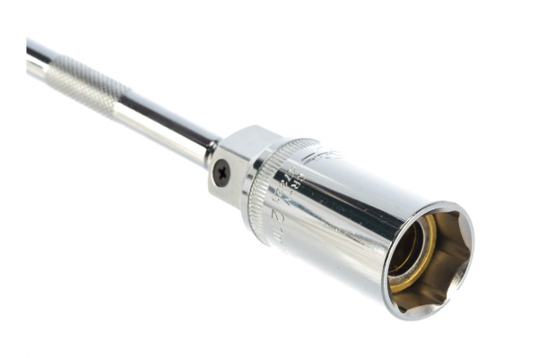 Свечной ключ на 21мм с магнитом шарнирный длинный AIST 47321 00-00003310