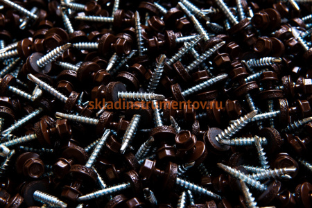 Саморезы для крепления кровельных материалов к деревянной обрешетке Зубр цвет RAL 8028 земельно-коричневый, оцинкованные, 4,8x35мм, 1800шт 4-300310-48-035-8028