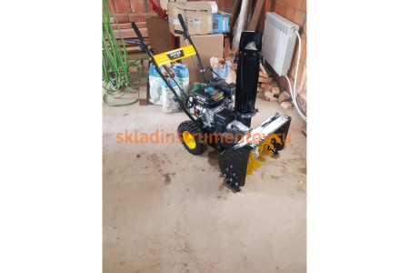 Бензиновый снегоуборщик Huter SGC 4000