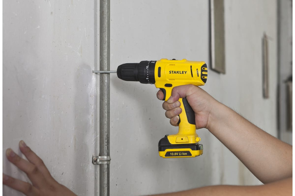 Ударная дрель-шуруповерт Stanley SCH12S2