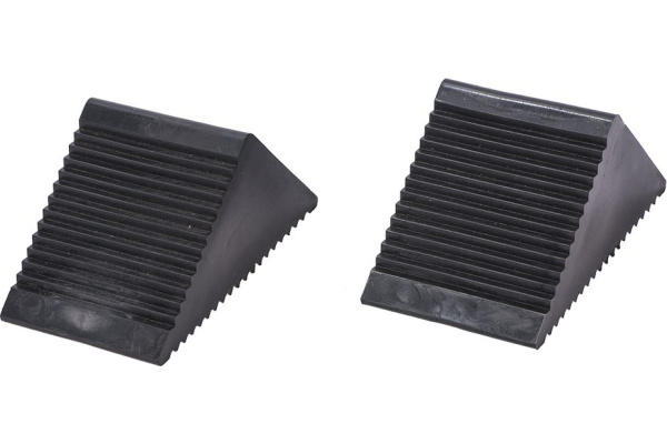 Резиновый противооткатный упор AV Steel 80х105х125 мм 2 шт. AV-921069