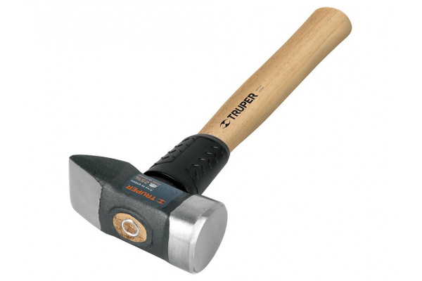 Кувалда Truper 1.36 кг, клиновидный боек с деревянной ручкой CRP-3HX 11252