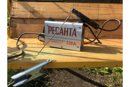 Инверторный сварочный аппарат Ресанта САИ 220 65/3 Инверторный сварочный аппарат Ресанта САИ 220 65/3