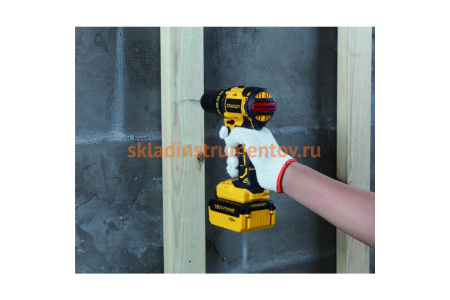 Бесщеточная дрель-шуруповерт Stanley SBD201M2K-RU