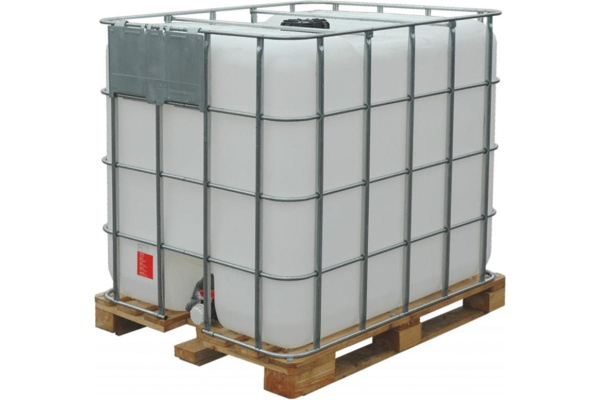 Емкость с краном на деревянном поддоне ТАРА п/э, куб.1000л, белая 01185