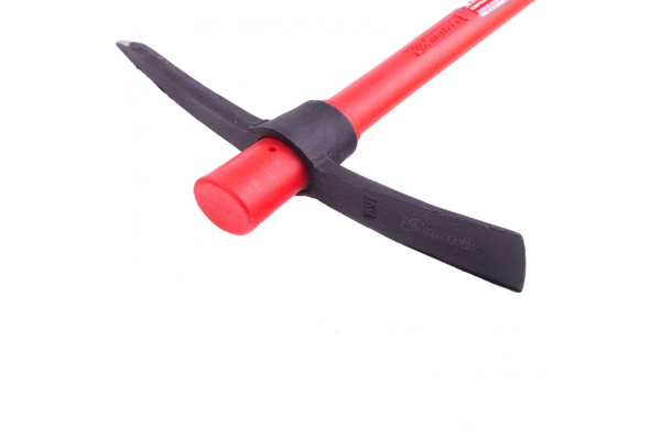 Кирка с фибергласовой обрезиненной рукояткой MATRIX 21829