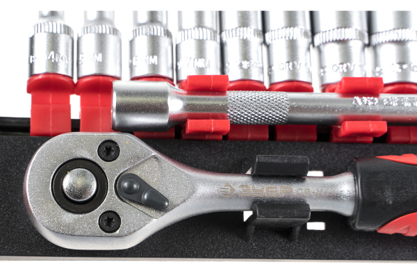 Набор торцевых головок Зубр МАСТЕР 1/4" на пластиковом рельсе, трещотка, удлинитель, Cr-V, 4-13мм, 12 предметов 27645-H12