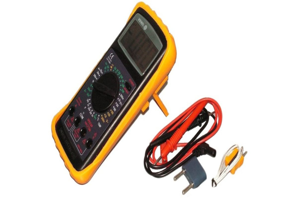 Универсальный цифровой мультиметр VOREL 81784