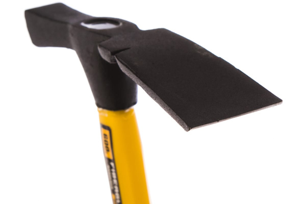 Молоток каменщика с фибергласовой рукояткой STAYER Fiberglass 600 г 20161