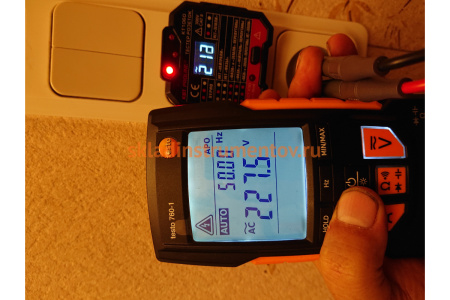 Тестер розеток и УЗО КВТ KT 106D PROLINE 79136