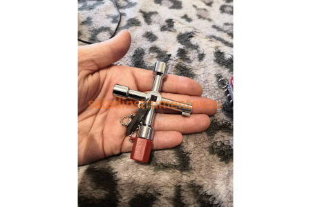 Ключ для электрошкафов КВТ КЭШ-5 78068