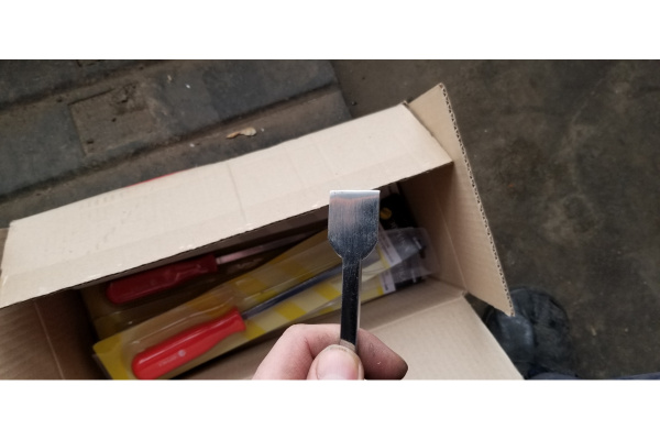 Скребок с прямой кромкой ЭВРИКА лезвие 25.4 мм., длина 27см ER-86038