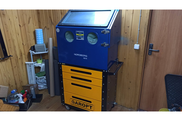 Пескоструйная настольная камера NORDBERG боковая загрузка, 110 л NS1K