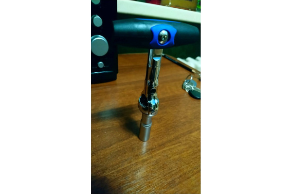 Трещотка 1/4", 114 мм, 72 зубца, дисковый механизм, поворотная голова с кнопкой KING TONY 2752-45G