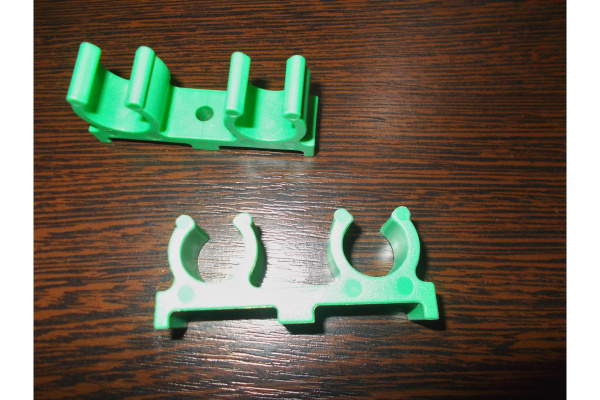 Скоба распорная двойная "ШиреФит" 16 мм для труб Зубр 51583-16