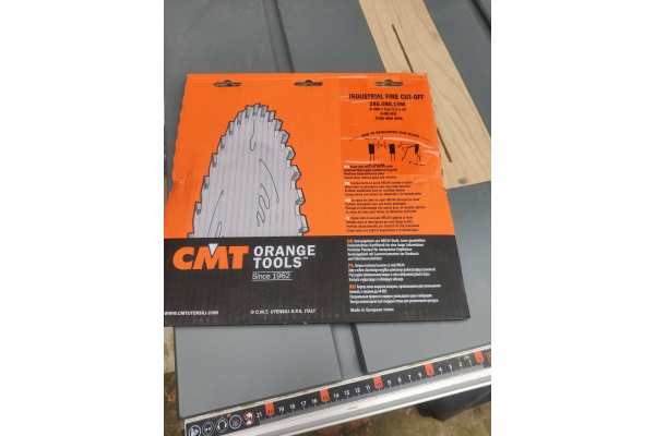Диск пильный по дереву (250х30х3.2/2.2 мм; Z=80) CMT 285.080.10M
