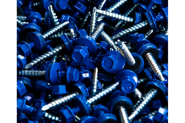 Саморезы для крепления кровельных материалов к деревянной обрешетке Зубр цвет RAL 5005 синий насыщенный, оцинкованный, 4,8x38мм, 1600шт 4-300310-48-038-5005