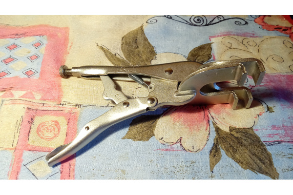 Зажим с фиксатором для кузовных панелей 225ММ Irwin 9AC 251