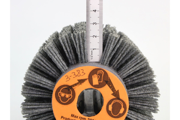 Щетка (110х100х19 мм; +4 паза; P60; полимерный ворс) ОСБОРН 3-383 FEL110100P60PGR