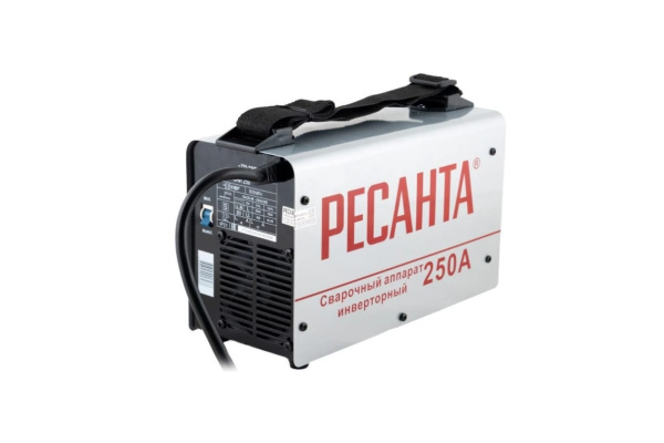 Инверторный сварочный аппарат в кейсе Ресанта САИ 250 Инверторный сварочный аппарат в кейсе Ресанта САИ 250