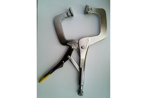 Захват регулируемый с фиксатором 185 мм С-образный STANLEY 0-84-816