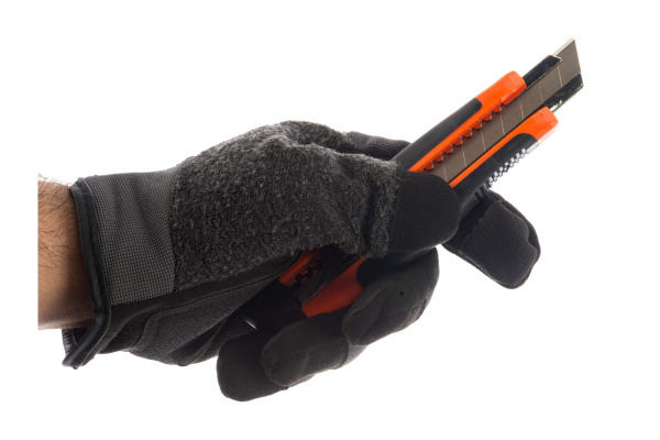 Нож с прорезиненной ручкой 18мм AV Steel AV-900518