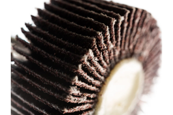 Круг лепестковый (40x20x6 мм; P 80) для дрели MATRIX 74167